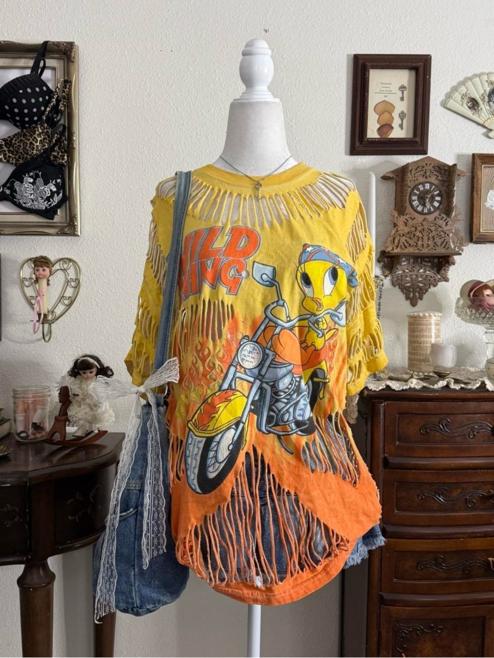 Vintage 2001 Looney Tunes Tweety Bird biker grunge graphic funky distressed t sh